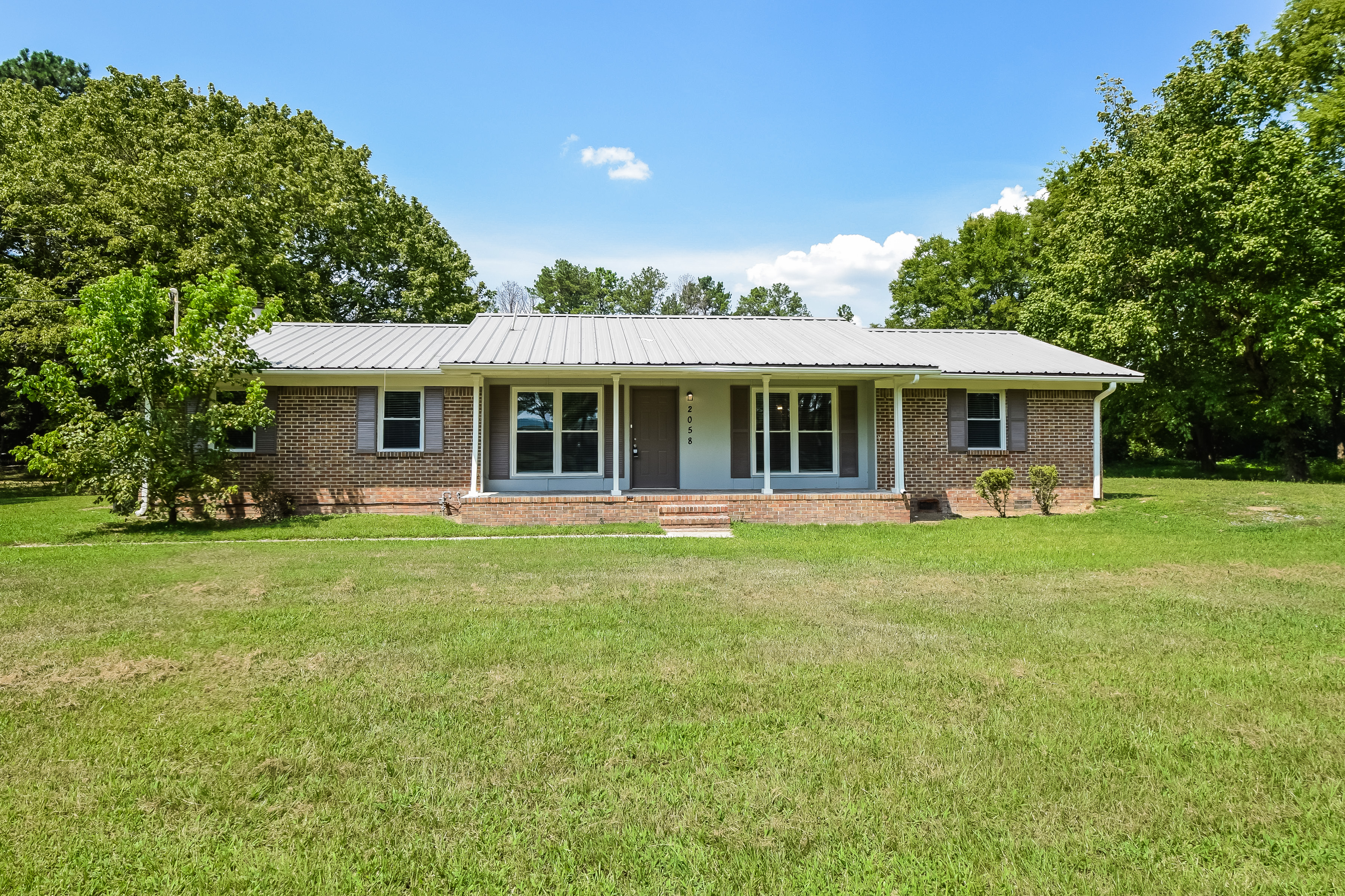 2058 Palmer Ave Leeds, AL 35094